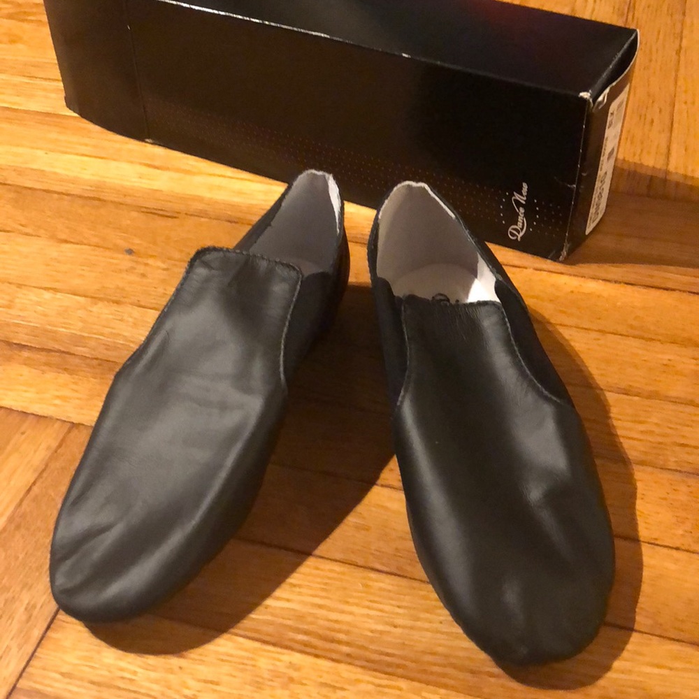 BNIB Jazz Shoes Size 1Y